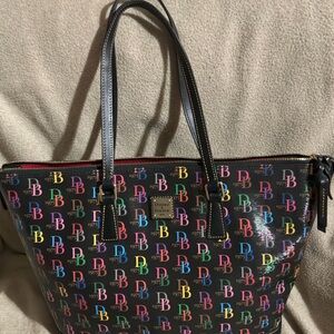 GUC Dooney & Bourke Black DB1975 Multicolor Logo Tote
